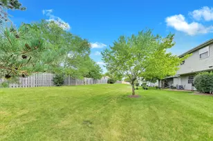 66 Gant Cir, Streamwood, IL 60107 - Photo 25