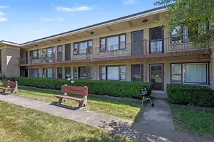 12 King Arthur Ct, Northlake, IL 60164 - Photo 1