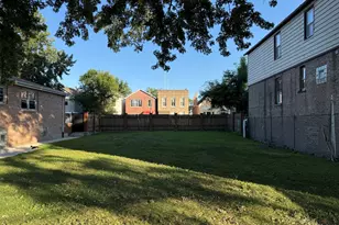2706 S Hillock Ave, Chicago, IL 60608 - Photo 3