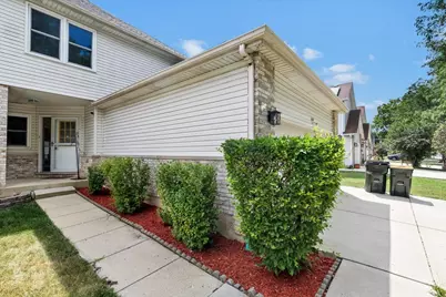 2153 Laurel Avenue, Hanover Park, IL 60133 - Photo 7