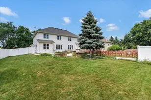 2153 Laurel Ave, Hanover Park, IL 60133 - Photo 29