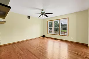 2153 Laurel Ave, Hanover Park, IL 60133 - Photo 21