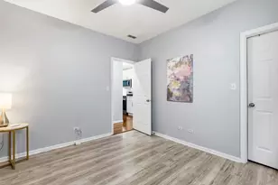 1417 W Huron St, Chicago, IL 60642 - Photo 13
