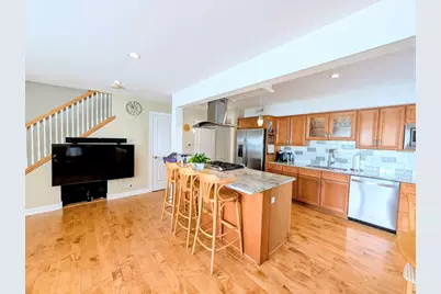779 Pahl Road #779, Elk Grove Village, IL 60007 - Photo 5