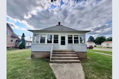 200 Jefferson Street, Henry, IL 61537 - Photo 1