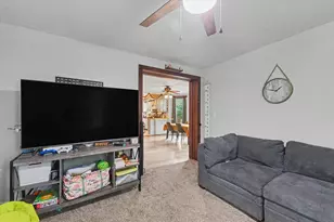 350 S Elm St, Paxton, IL 60957 - Photo 7