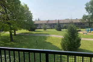 816 E Old Willow Rd, Prospect Heights, IL 60070 - Photo 5