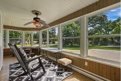 809 E Center Street, Ottawa, IL 61350 - Photo 3