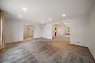 114 Wren Ct, Glendale Heights, IL 60139 - Photo 7