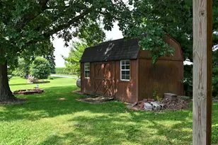 621 S Oakwood St, Oakwood, IL 61858 - Photo 55