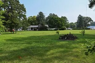 621 S Oakwood St, Oakwood, IL 61858 - Photo 11