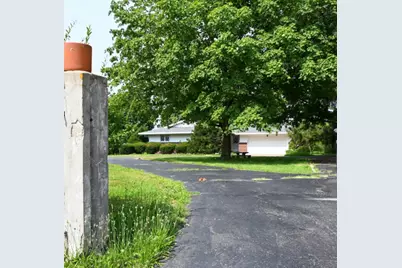 621 S Oakwood Street, Oakwood, IL 61858 - Photo 3