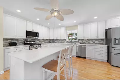 [Address not provided], Carol Stream, IL 60188 - Photo 13