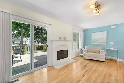 [Address not provided], Carol Stream, IL 60188 - Photo 5