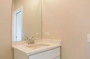880 Lee St, Des Plaines, IL 60016 - Photo 7