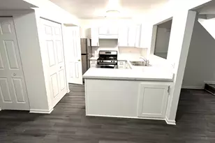 923 Four Seasons Blvd, Aurora, IL 60504 - Photo 9