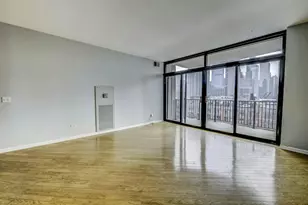 435 W Erie St, Chicago, IL 60654 - Photo 5
