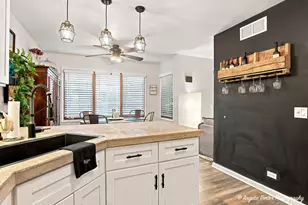 526 Silver Aspen Cir, Crystal Lake, IL 60014 - Photo 3