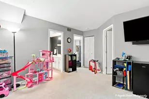 526 Silver Aspen Cir, Crystal Lake, IL 60014 - Photo 13