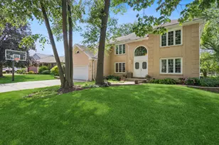 2424 Pepper Tree Ct, Lisle, IL 60532 - Photo 1