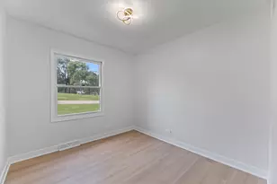 413 Fairfield Dr, Island Lake, IL 60042 - Photo 17