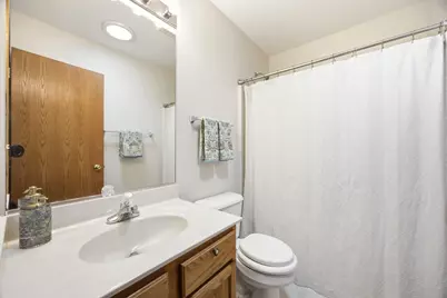 605 Tanglewood Trail, McHenry, IL 60050 - Photo 15