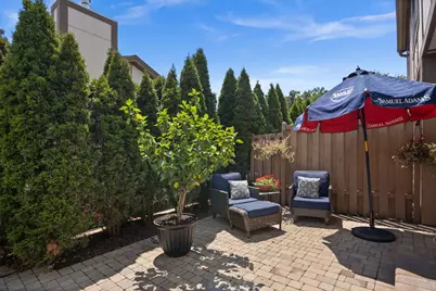 1054 Oakview Drive, Wheaton, IL 60187 - Photo 37