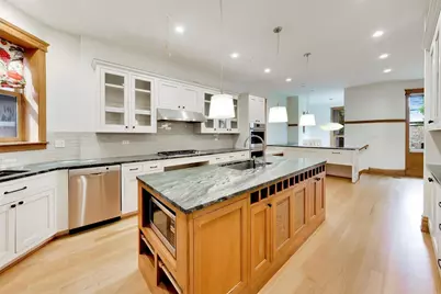 3752 N Wayne Avenue, Chicago, IL 60613 - Photo 7