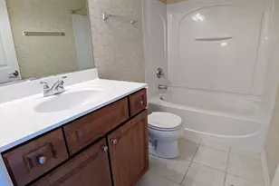 385 Bradbury Ln, Bartlett, IL 60103 - Photo 17