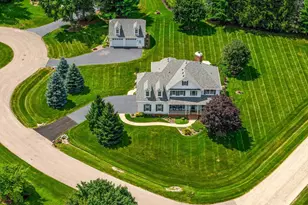 4N796 W Woods Ct, Saint Charles, IL 60175 - Photo 3