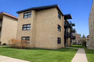 2431 N 76th Ct, Elmwood Park, IL 60707 - Photo 1