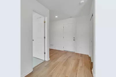 1078 Bogart Street, Des Plaines, IL 60018 - Photo 23