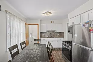 8240 45th St, Lyons, IL 60534 - Photo 7