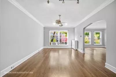 6807 S Paxton Avenue #1, Chicago, IL 60649 - Photo 9