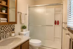 802 S Canterbury Dr, Freeport, IL 61032 - Photo 11