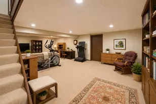 802 S Canterbury Dr, Freeport, IL 61032 - Photo 15