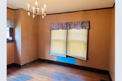 325 W Moseley Street, Freeport, IL 61032 - Photo 7