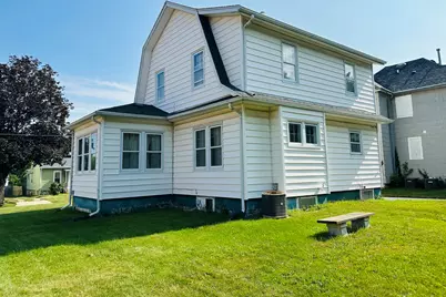 325 W Moseley Street, Freeport, IL 61032 - Photo 25