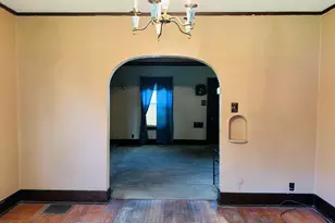 325 W Moseley St, Freeport, IL 61032 - Photo 9