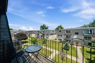 1311 N Baldwin Ct, Palatine, IL 60074 - Photo 7