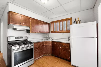 5251 W Belle Plaine Avenue, Chicago, IL 60641 - Photo 13