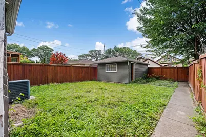 5251 W Belle Plaine Avenue, Chicago, IL 60641 - Photo 33