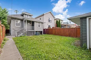 5251 W Belle Plaine Ave, Chicago, IL 60641 - Photo 35