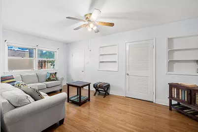 5251 W Belle Plaine Avenue, Chicago, IL 60641 - Photo 3