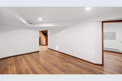 5251 W Belle Plaine Avenue, Chicago, IL 60641 - Photo 25