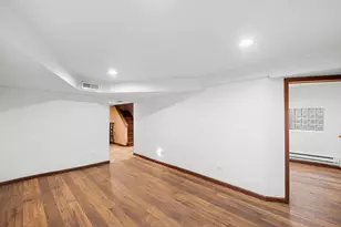 5251 W Belle Plaine Ave, Chicago, IL 60641 - Photo 25