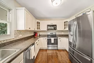 2107 Wheeler St, Woodridge, IL 60517 - Photo 9