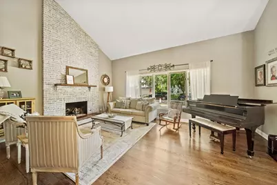 2107 Wheeler Street, Woodridge, IL 60517 - Photo 5
