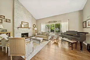 2107 Wheeler St, Woodridge, IL 60517 - Photo 5