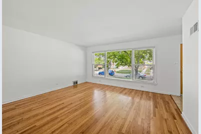 9522 Lawler Avenue, Skokie, IL 60077 - Photo 7